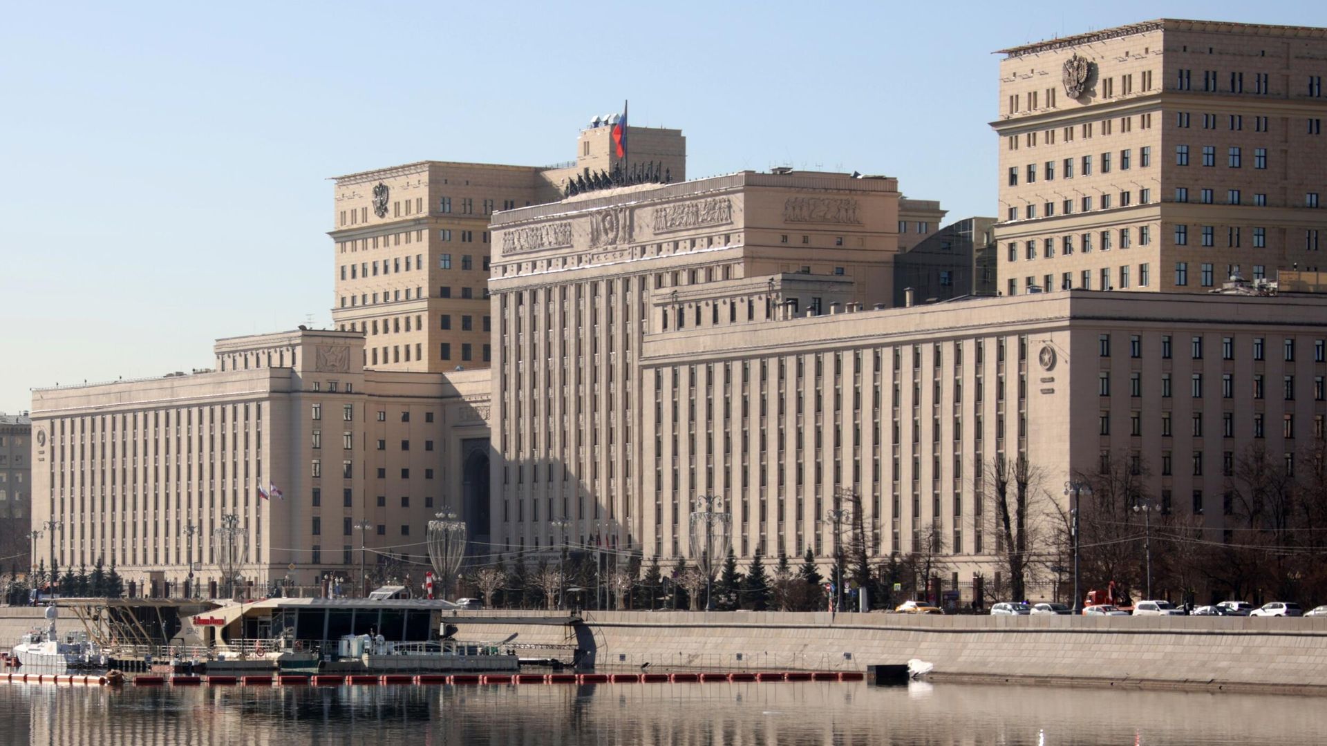 Здание Министерства обороны Российской Федерации на Фрунзенской набережной в Москве - РИА Новости, 1920, 24.06.2023