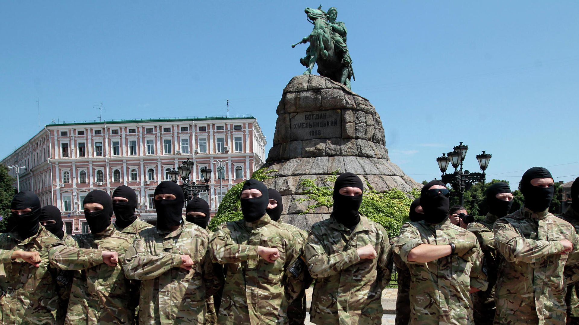 Добровольцы специального батальона Азов* в Киеве Добровольцы специального батальона Азов* в Киеве - РИА Новости, 1920, 30.04.2022