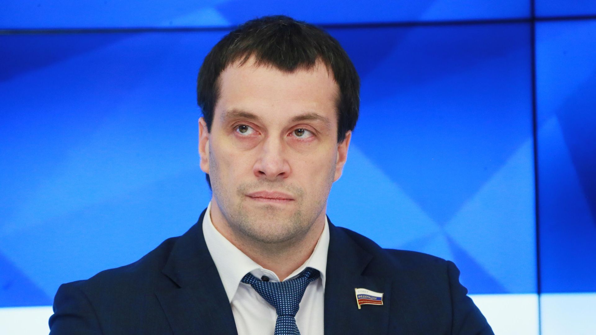 Член Совета Федерации, двукратный чемпион мира по силовому троеборью Эдуард Исаков Член Совета Федерации, двукратный чемпион мира по силовому троеборью Эдуард Исаков - РИА Новости, 1920, 21.04.2022