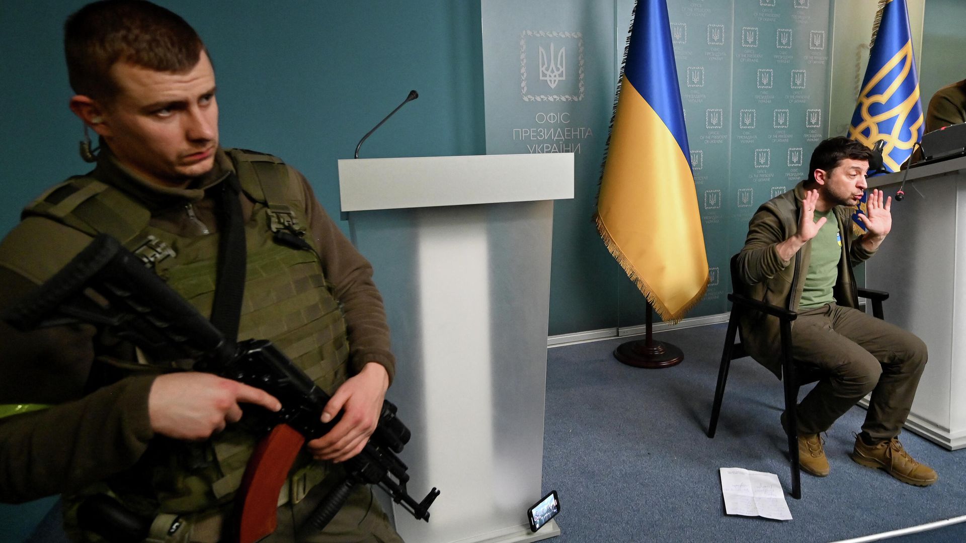 Президент Украины Владимир Зеленский во время пресс-конференции в Киеве. 3 марта 2022 Президент Украины Владимир Зеленский во время пресс-конференции в Киеве. 3 марта 2022 - РИА Новости, 1920, 05.03.2022