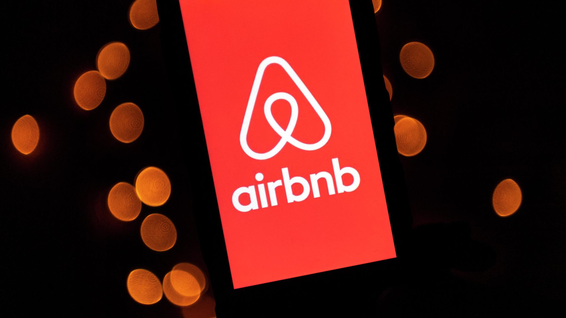 Airbnb Airbnb - РИА Новости, 1920, 04.03.2022
