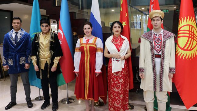 Участники встречи Чуньцзе, Масленица, Навруз – Вестники весны в Русском доме в Пекине Участники встречи Чуньцзе, Масленица, Навруз – Вестники весны в Русском доме в Пекине