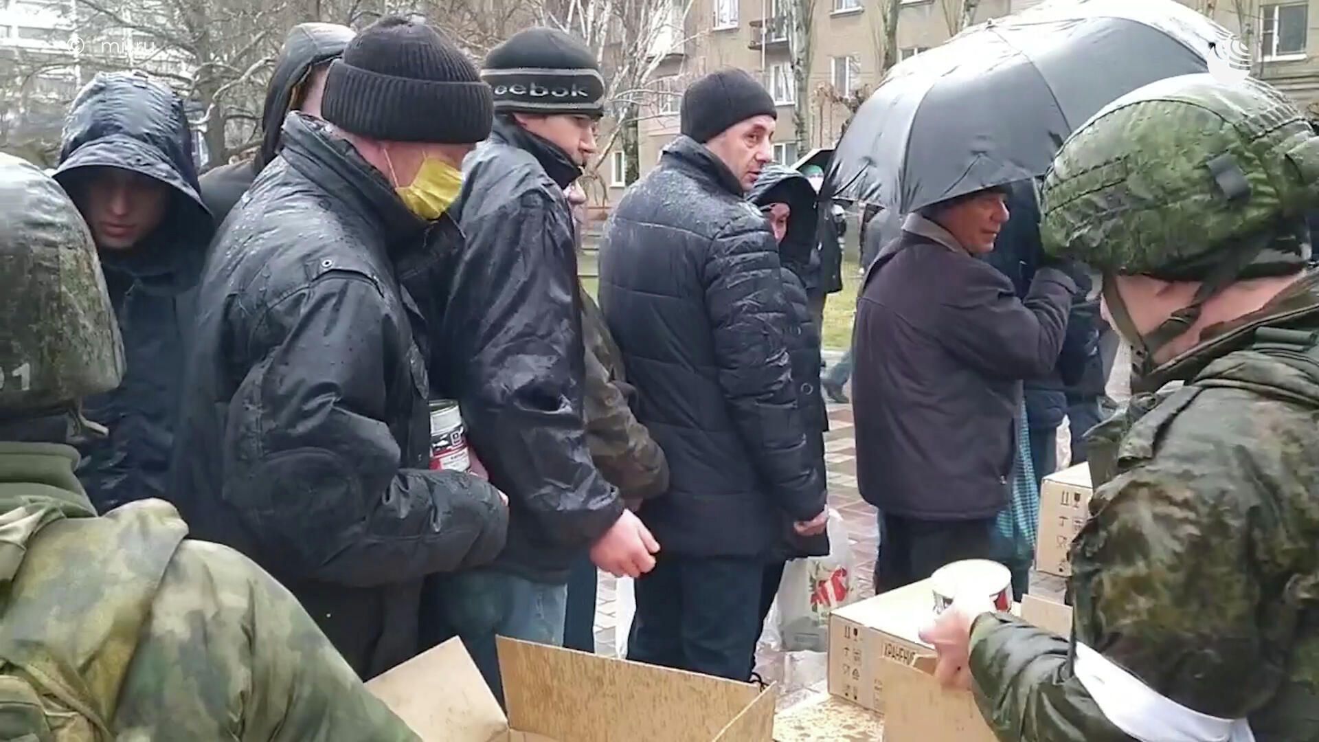 Партия гуманитарной помощи из Крыма доставлена в Мелитополь Партия гуманитарной помощи из Крыма доставлена в Мелитополь - РИА Новости, 1920, 04.03.2022