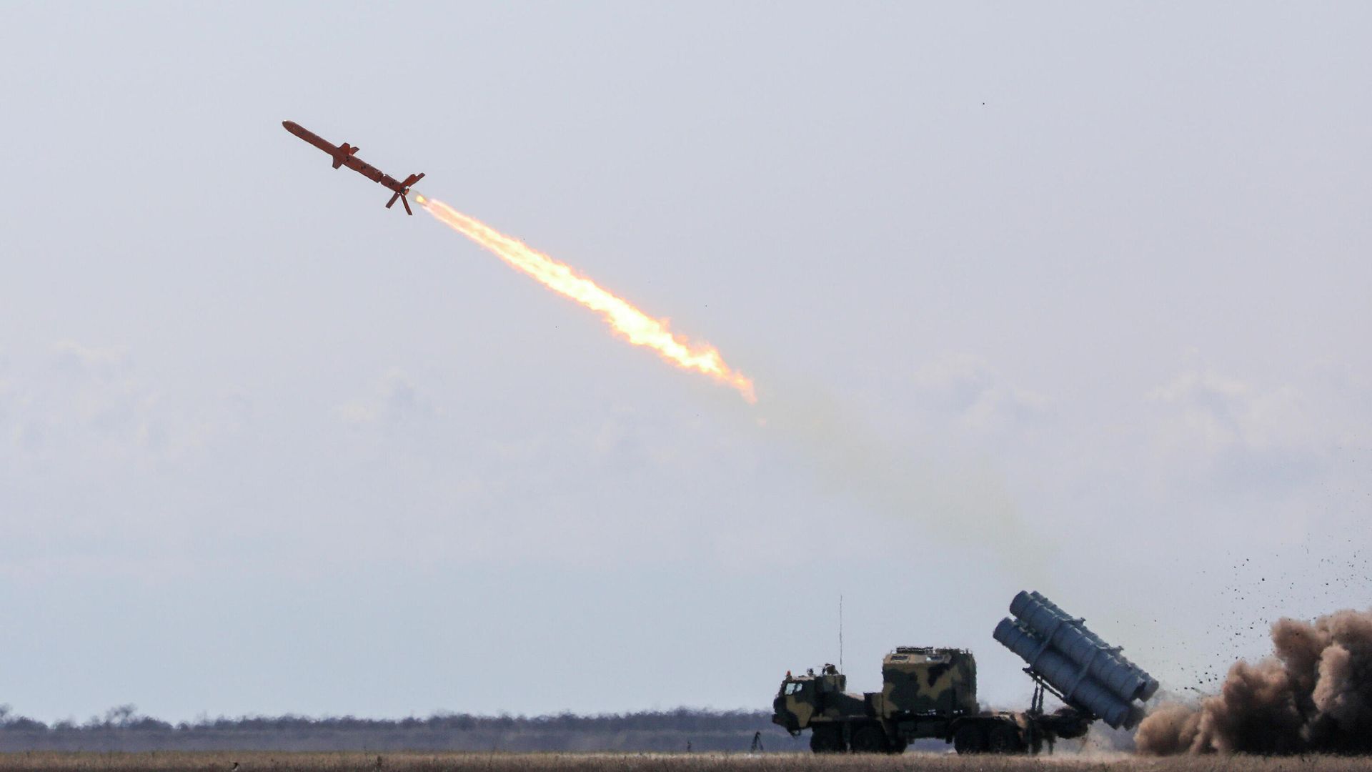 Испытания украинской крылатой ракеты Испытания украинской крылатой ракеты - РИА Новости, 1920, 03.01.2025