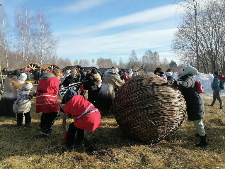 Празднование Масленицы в арт-парке Никола-Ленивец Празднование Масленицы в арт-парке Никола-Ленивец