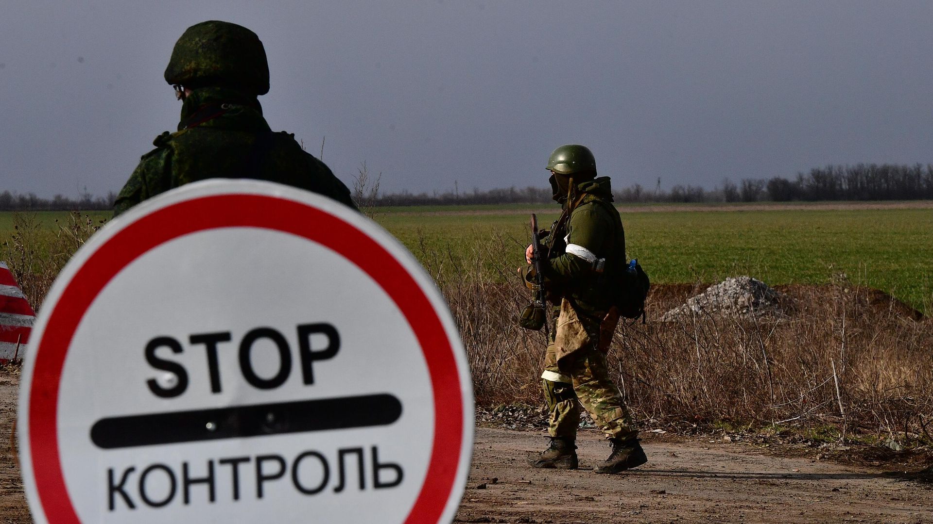 Военнослужащие ДНР на блок-посту Военнослужащие ДНР на блок-посту - РИА Новости, 1920, 26.03.2022