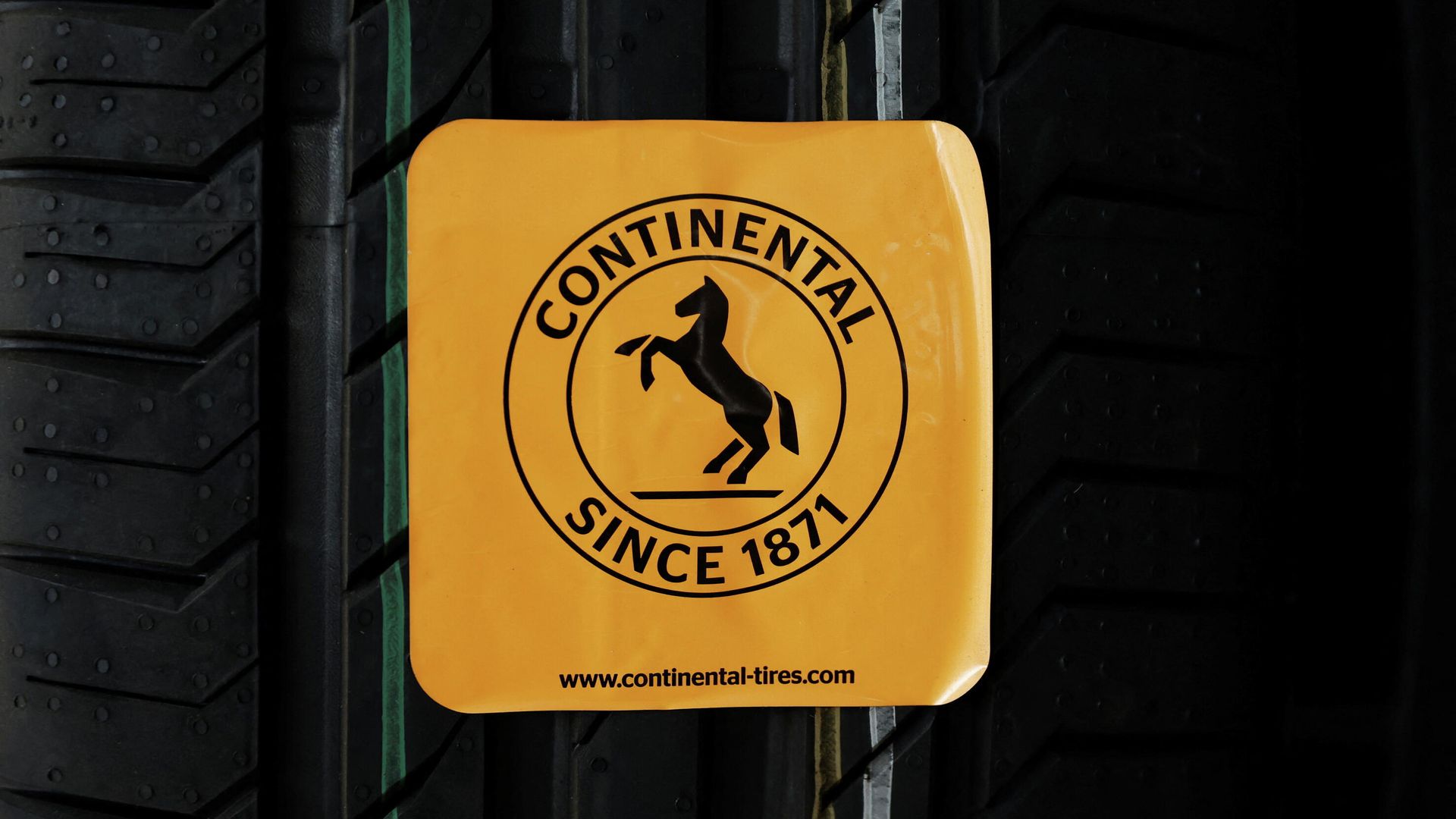 Шины немецкой компании Continental Шины немецкой компании Continental - РИА Новости, 1920, 08.03.2022