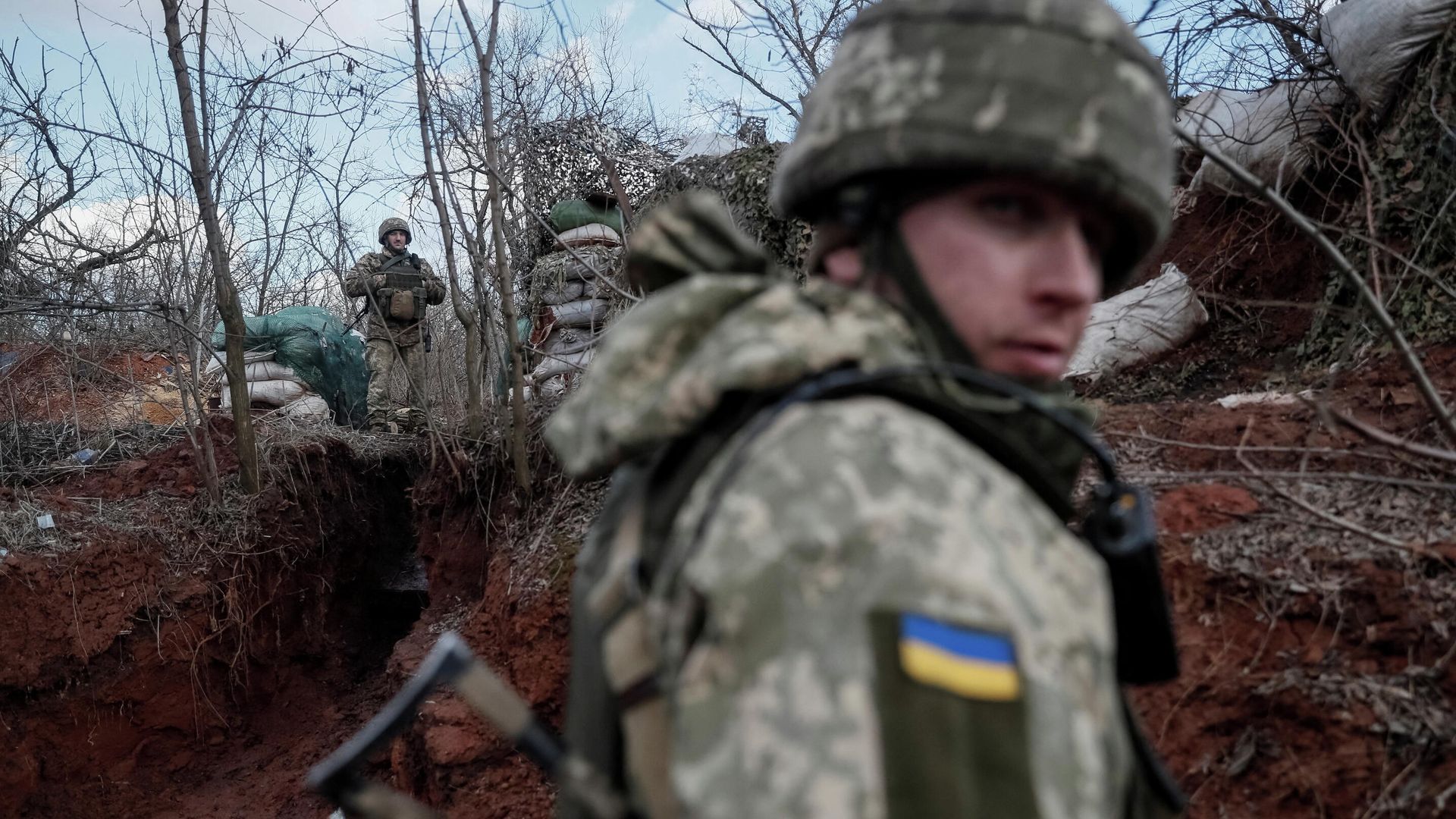 Украинские военные на линии соприкосновения в поселке Новолуганское Донецкой области Украинские военные на линии соприкосновения в поселке Новолуганское Донецкой области - РИА Новости, 1920, 27.02.2022