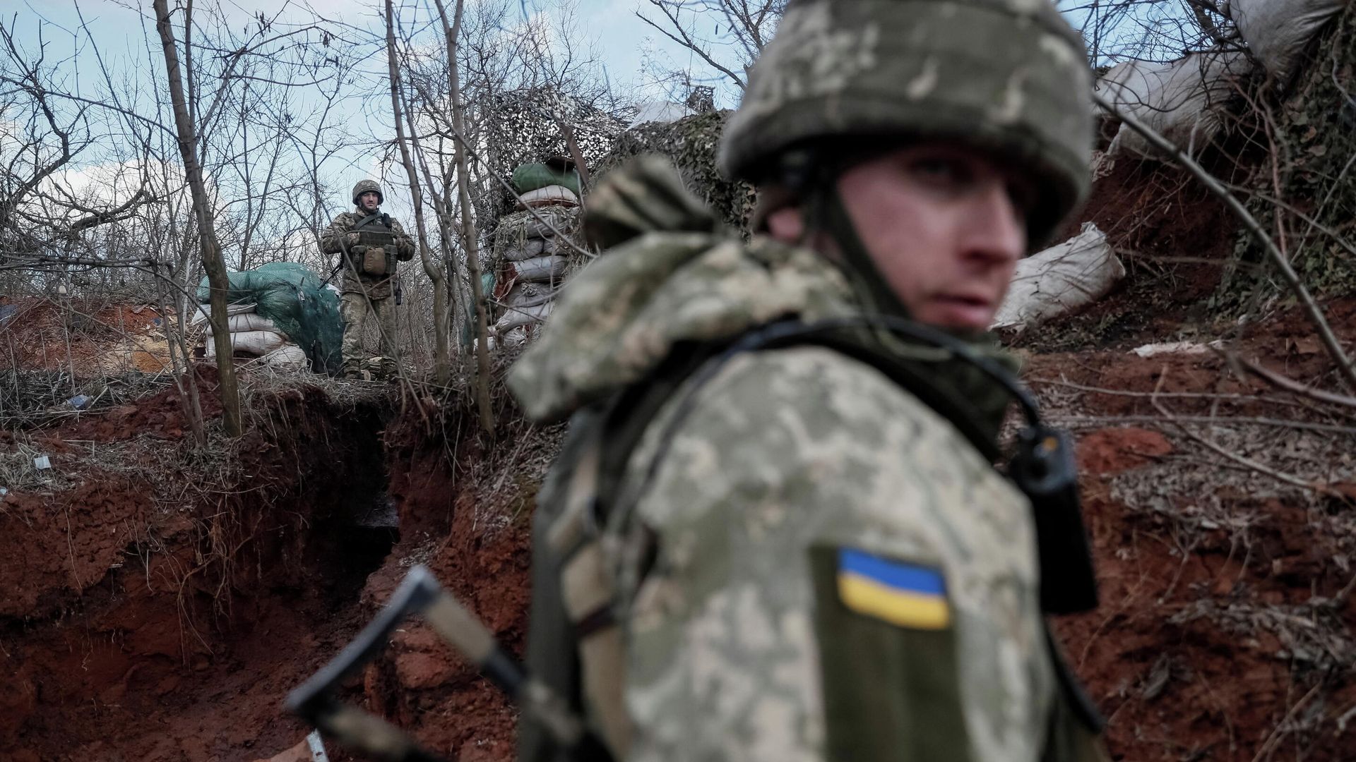 Украинские военные на линии соприкосновения в поселке Новолуганское Донецкой области - РИА Новости, 1920, 23.02.2022