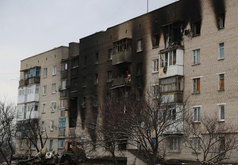 Жилой дом, поврежденный в результате обстрелов в поселке Донское в Донецкой народной республике Жилой дом, поврежденный в результате обстрелов в поселке Донское в Донецкой народной республике