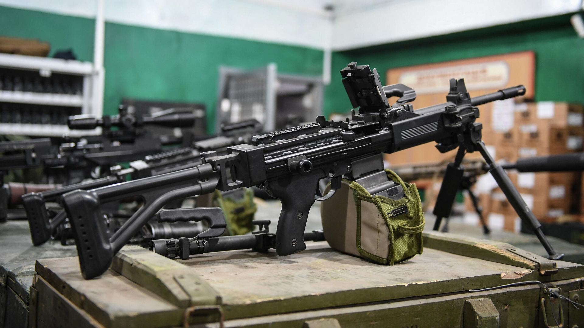 Склад с оружием и боеприпасами национальной гвардии Украины, обнаруженный на территории Запорожской атомной электростанции Склад с оружием и боеприпасами национальной гвардии Украины, обнаруженный на территории Запорожской атомной электростанции - РИА Новости, 1920, 06.04.2022