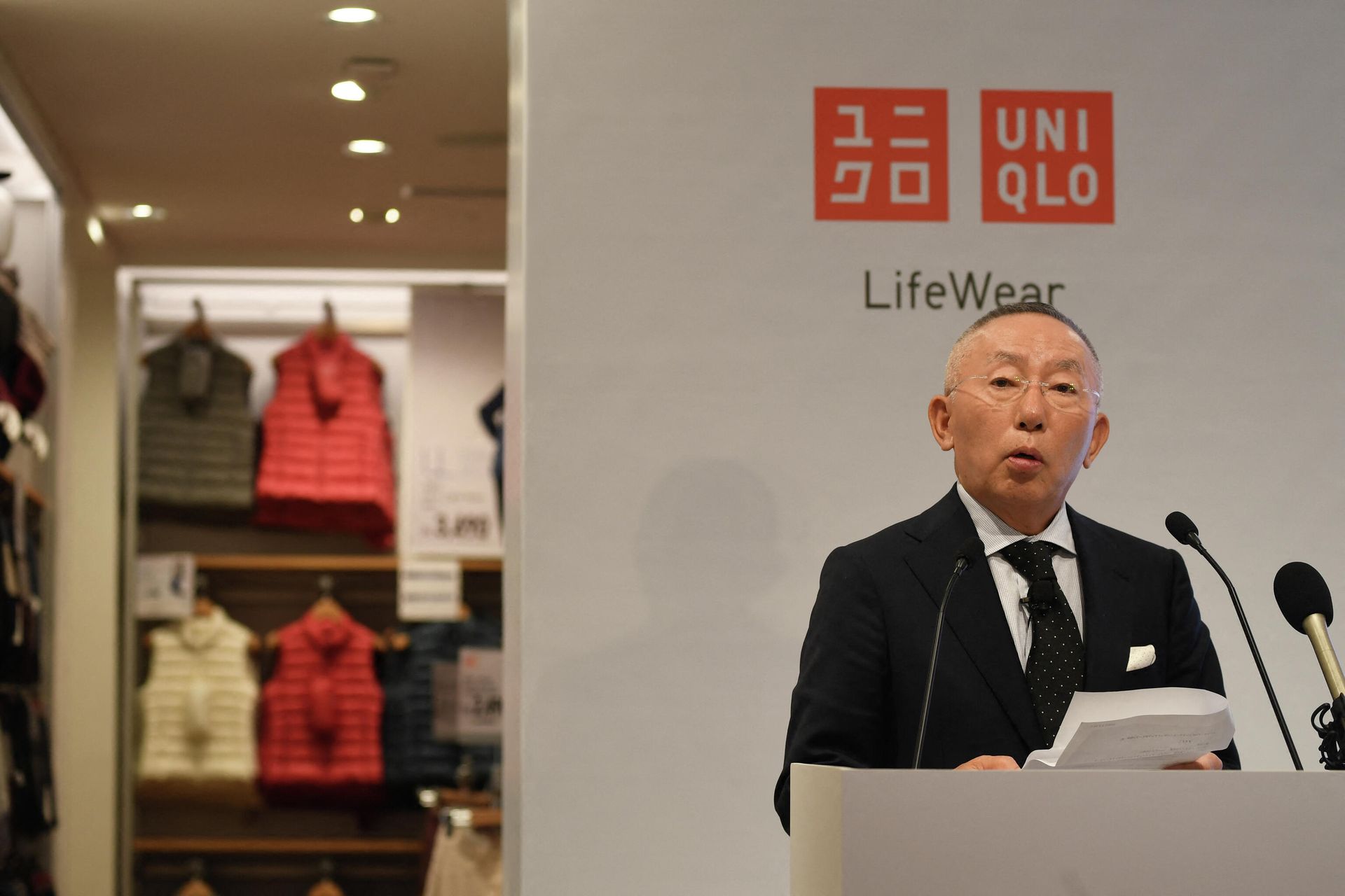 Основатель и президент компании Fast Retailing, которой принадлежит бренд Uniqlo, Тадаси Янаи Основатель и президент компании Fast Retailing, которой принадлежит бренд Uniqlo, Тадаси Янаи - РИА Новости, 1920, 09.03.2022