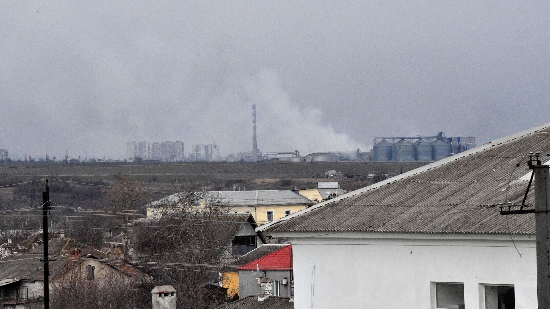 Вид на металлургический комбинат Азовсталь в Мариуполе из поселка Сартана в ДНР Вид на металлургический комбинат Азовсталь в Мариуполе из поселка Сартана в ДНР - РИА Новости, 1920, 13.03.2022