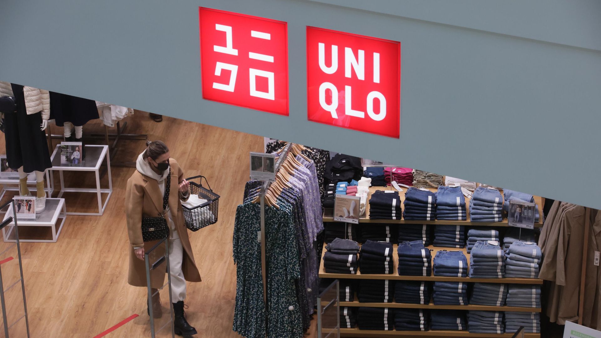 Магазин Uniqlo в торговом центре в Москве Магазин Uniqlo в торговом центре в Москве - РИА Новости, 1920, 17.02.2025