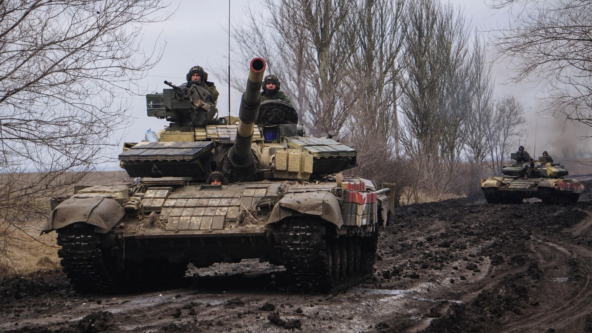 Танки Т-64 народной милиции ДНР на дороге под Волновахой Танки Т-64 народной милиции ДНР на дороге под Волновахой - РИА Новости, 1920, 12.03.2022