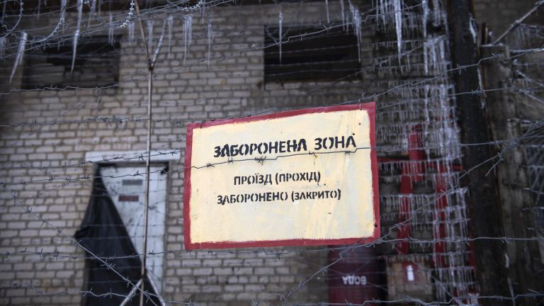 Территория бывшего колбасного завода, в котором была создана нелегальная тюрьма нацбатальона Айдар, в селе Половинкино Старобельского района Луганской народной республики