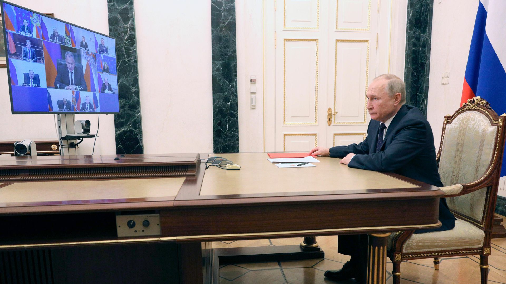 Президент РФ Владимир Путин проводит оперативное совещание с постоянными членами Совета безопасности РФ Президент РФ Владимир Путин проводит оперативное совещание с постоянными членами Совета безопасности РФ - РИА Новости, 1920, 11.03.2022