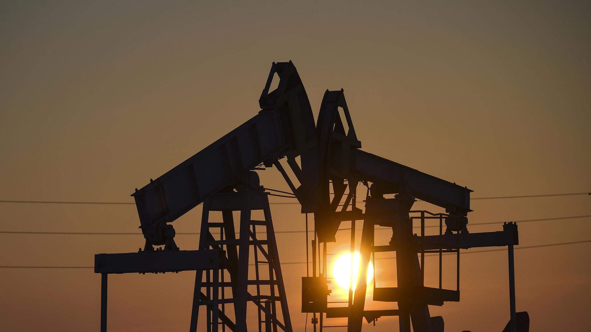 Нефтяные качалки в Альметьевском районе Республики Татарстан Нефтяные качалки в Альметьевском районе Республики Татарстан - РИА Новости, 1920, 11.04.2022