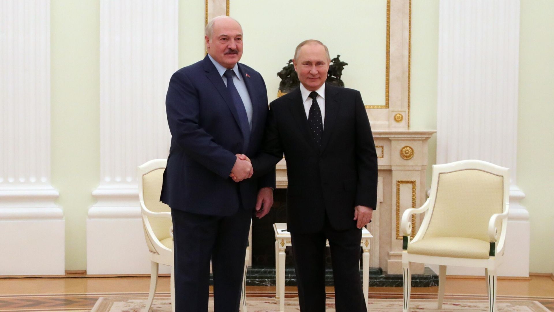 Президент РФ Владимир Путин и президента Белоруссии Александр Лукашенко на встрече в Кремле Президент РФ Владимир Путин и президента Белоруссии Александр Лукашенко на встрече в Кремле - РИА Новости, 1920, 11.03.2022