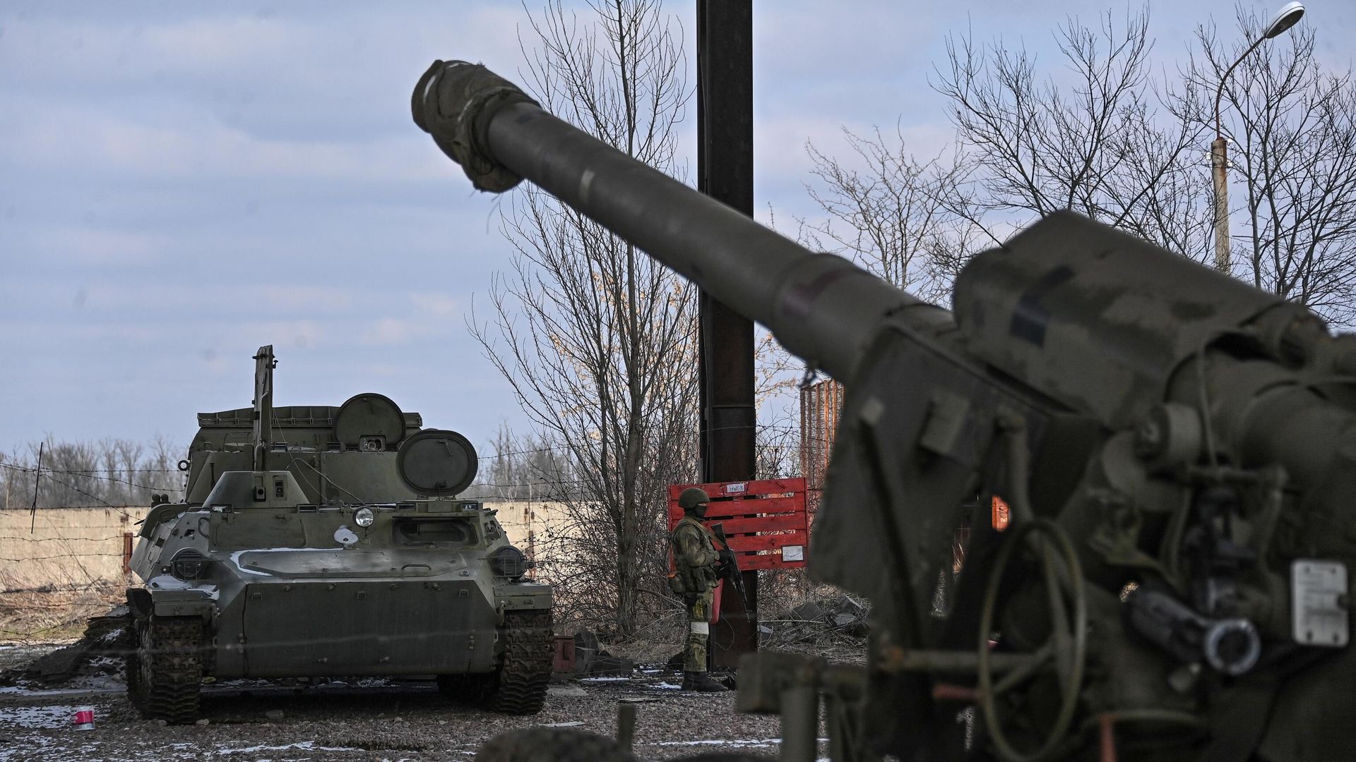Военная техника из брошенной артиллерийской части Вооруженных сил Украины в Бердянске - РИА Новости, 1920, 15.03.2022