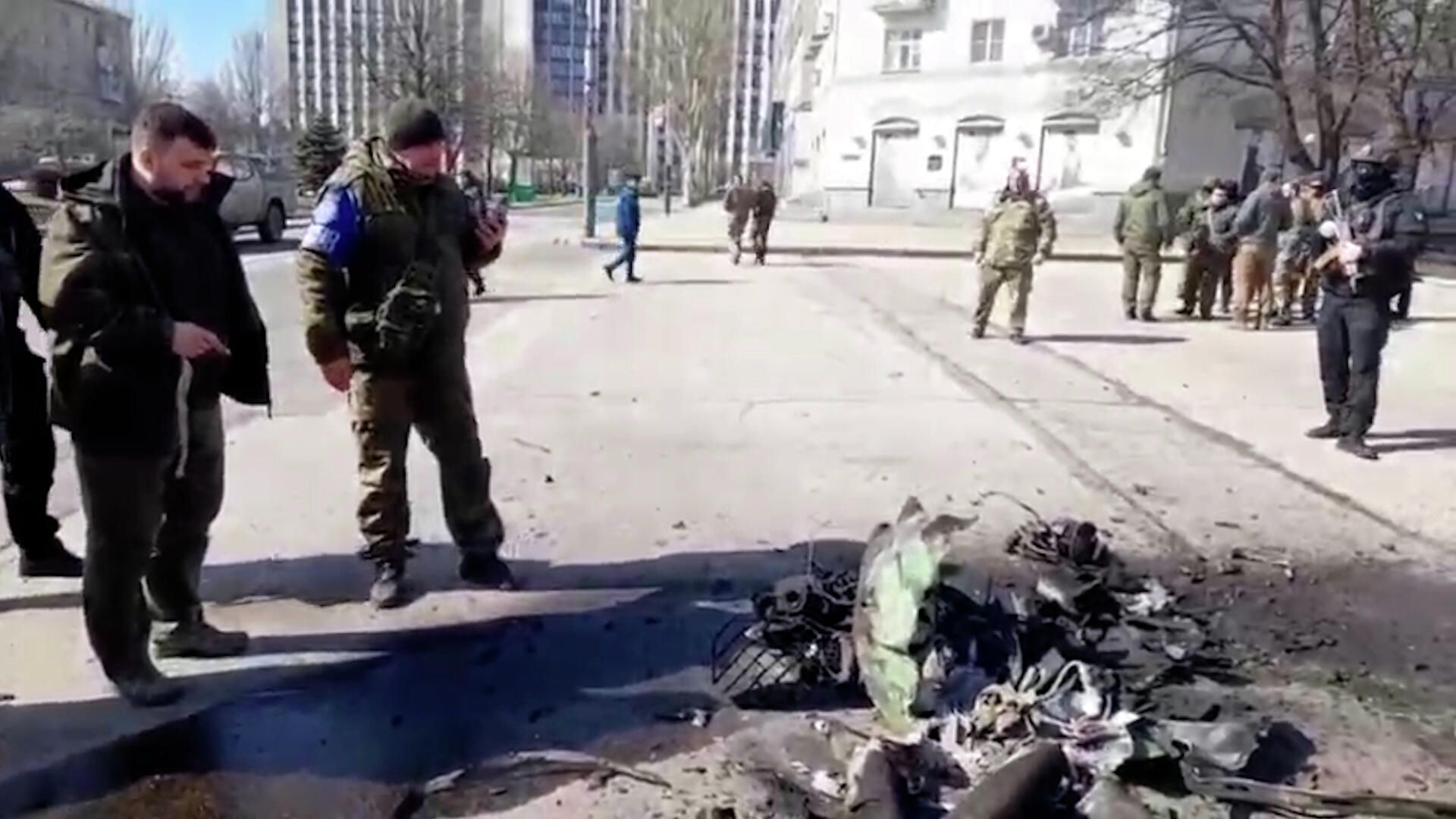 Пушилин на месте падения ракеты Точка-У в Донецке Пушилин на месте падения ракеты Точка-У в Донецке - РИА Новости, 1920, 14.03.2022