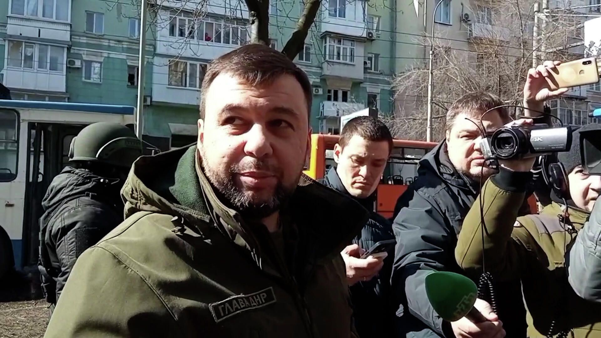 Заявление Пушилина на месте удара Точкой-У в центре Донецка Заявление Пушилина на месте удара Точкой-У в центре Донецка - РИА Новости, 1920, 14.03.2022