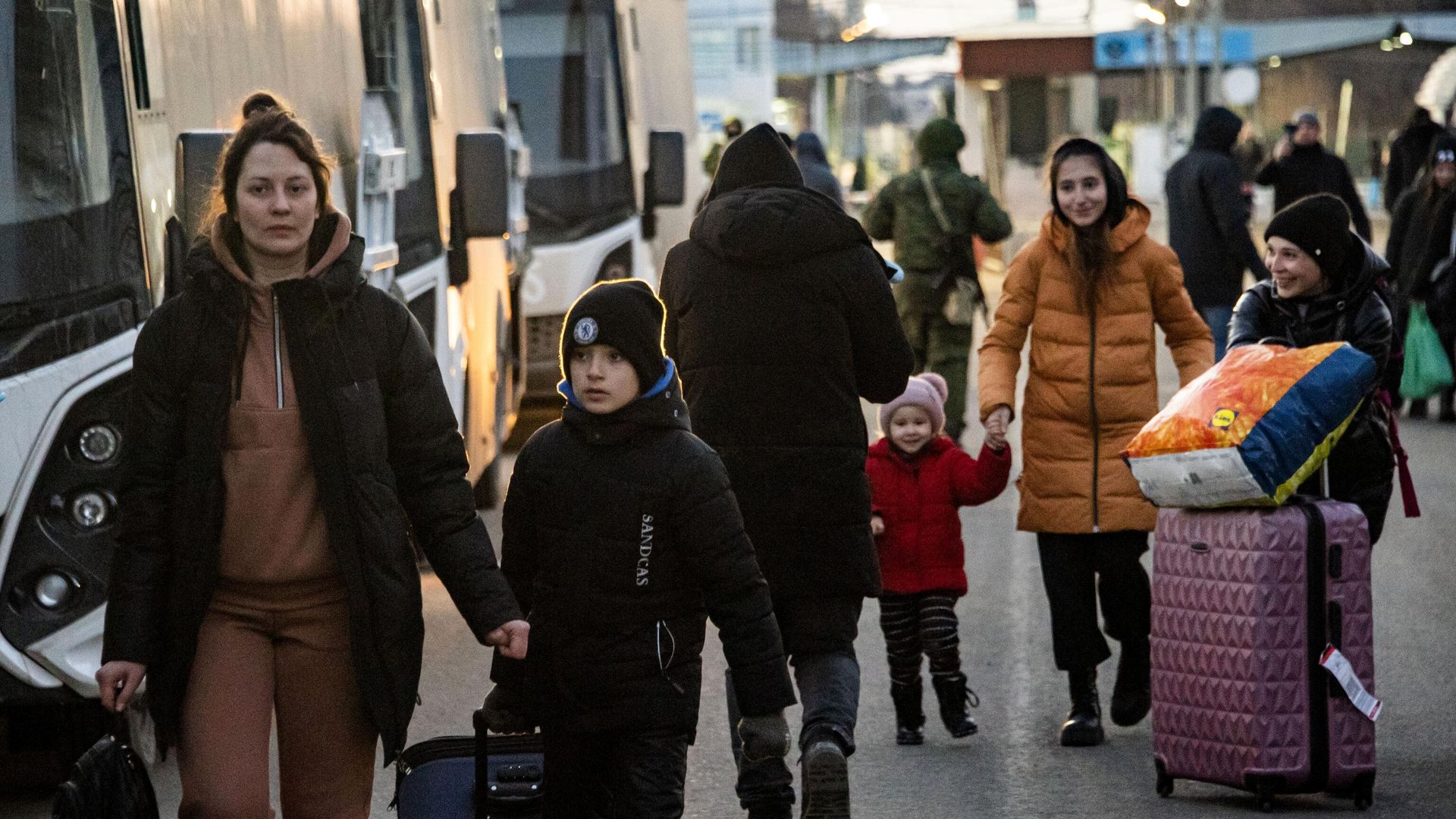 Беженецы из Херсонской области на пункте пропуска Армянск на российско-украинской границе в Крыму - РИА Новости, 1920, 20.03.2022