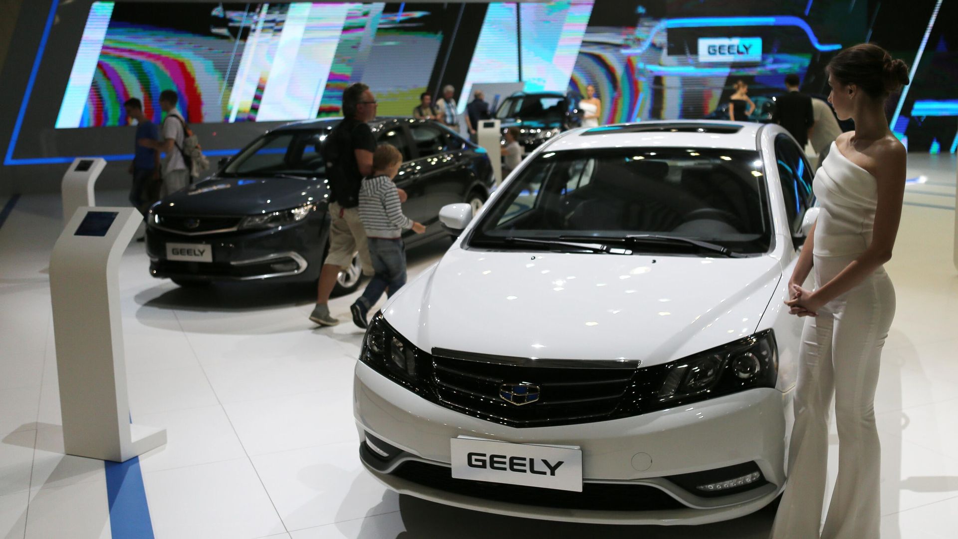 Стенд компании Geely (Китай) на Московском международном автомобильном салоне Стенд компании Geely (Китай) на Московском международном автомобильном салоне - РИА Новости, 1920, 11.05.2022