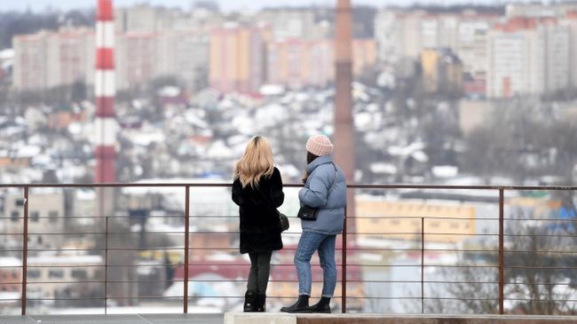 Девушки на смотровой площадке в Смоленске