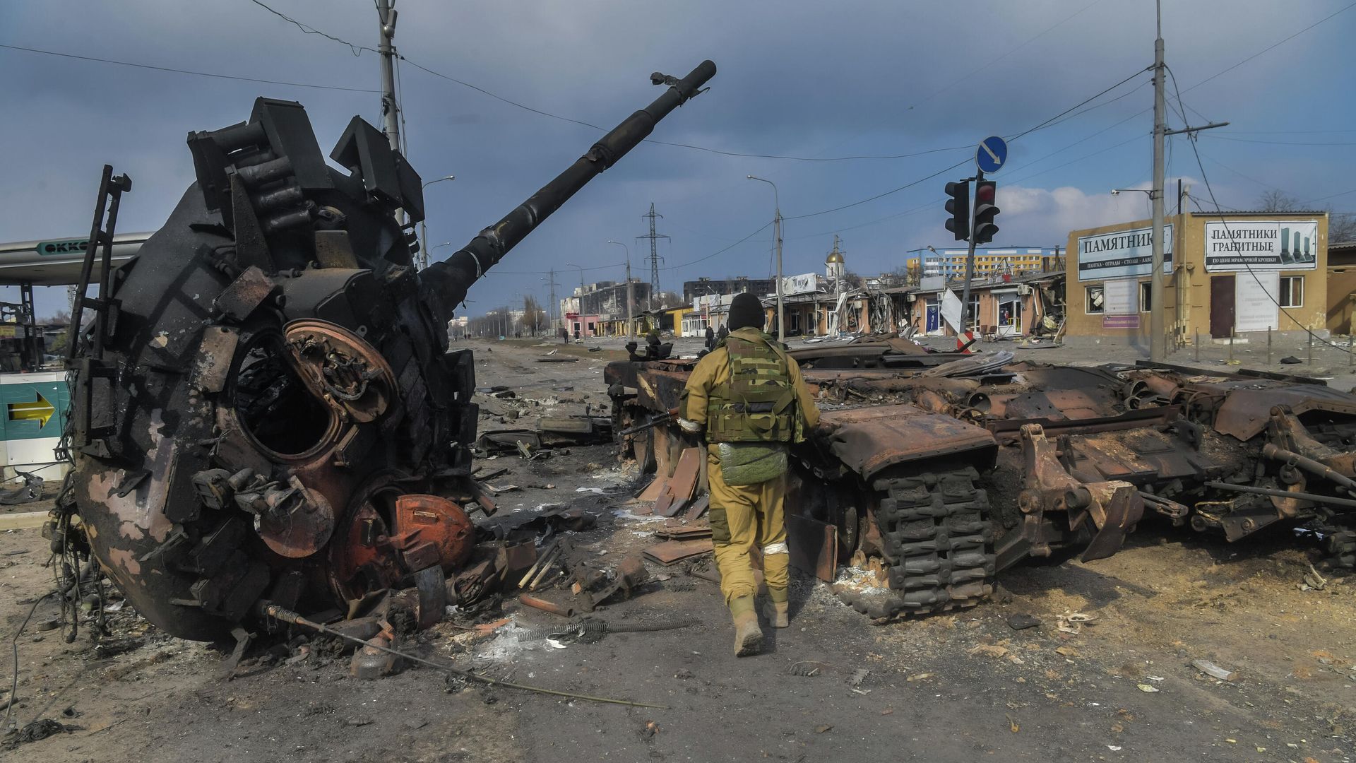 Боец Народной милиции ДНР в Мариуполе Боец Народной милиции ДНР в Мариуполе - РИА Новости, 1920, 22.03.2022