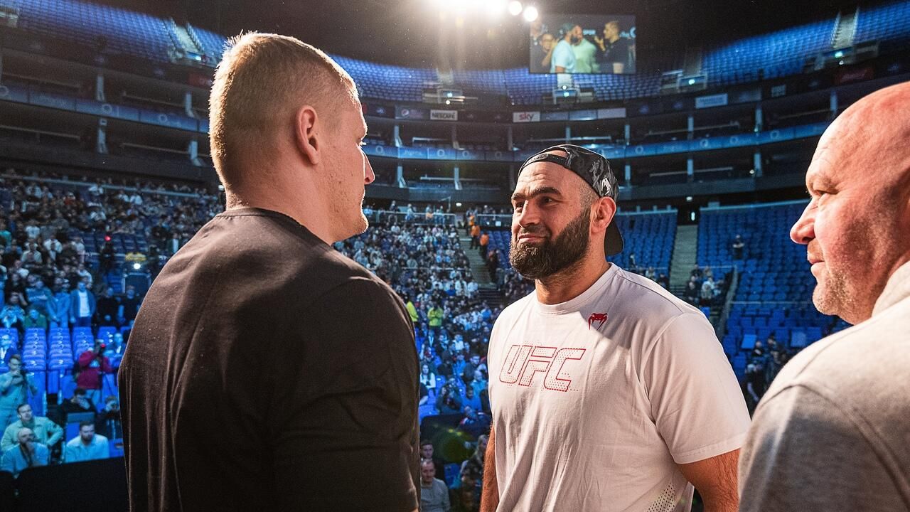 Шамиль Абдурахимов и Сергей Павлович перед боем на турнире UFC в Лондоне Шамиль Абдурахимов и Сергей Павлович перед боем на турнире UFC в Лондоне - РИА Новости, 1920, 19.03.2022