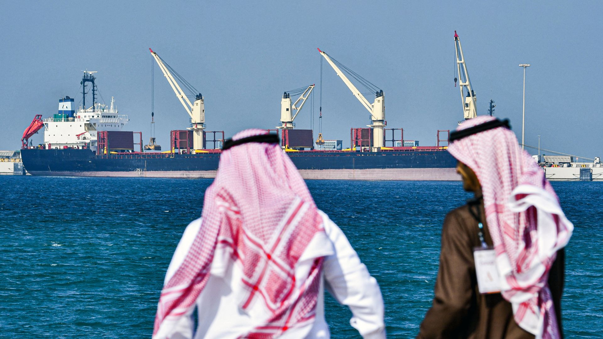 Нефтяной танкер в порту Рас-эль-Хайр, Саудовская Аравия Нефтяной танкер в порту Рас-эль-Хайр, Саудовская Аравия - РИА Новости, 1920, 21.03.2022