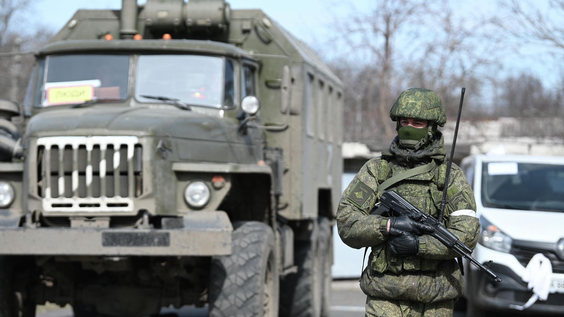 Военнослужащий ВС РФ в Мариуполе Военнослужащий ВС РФ в Мариуполе - РИА Новости, 1920, 22.03.2022