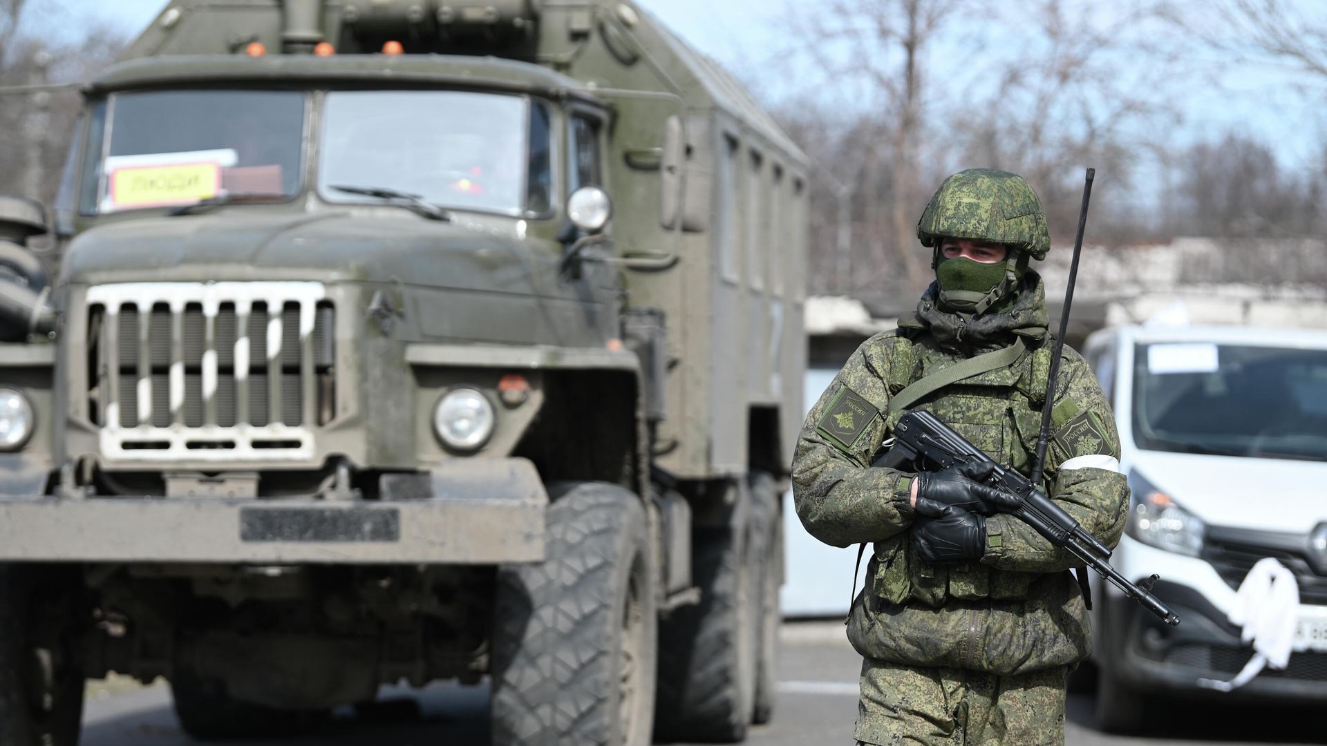 Военнослужащий ВС РФ в Мариуполе Военнослужащий ВС РФ в Мариуполе - РИА Новости, 1920, 22.03.2022