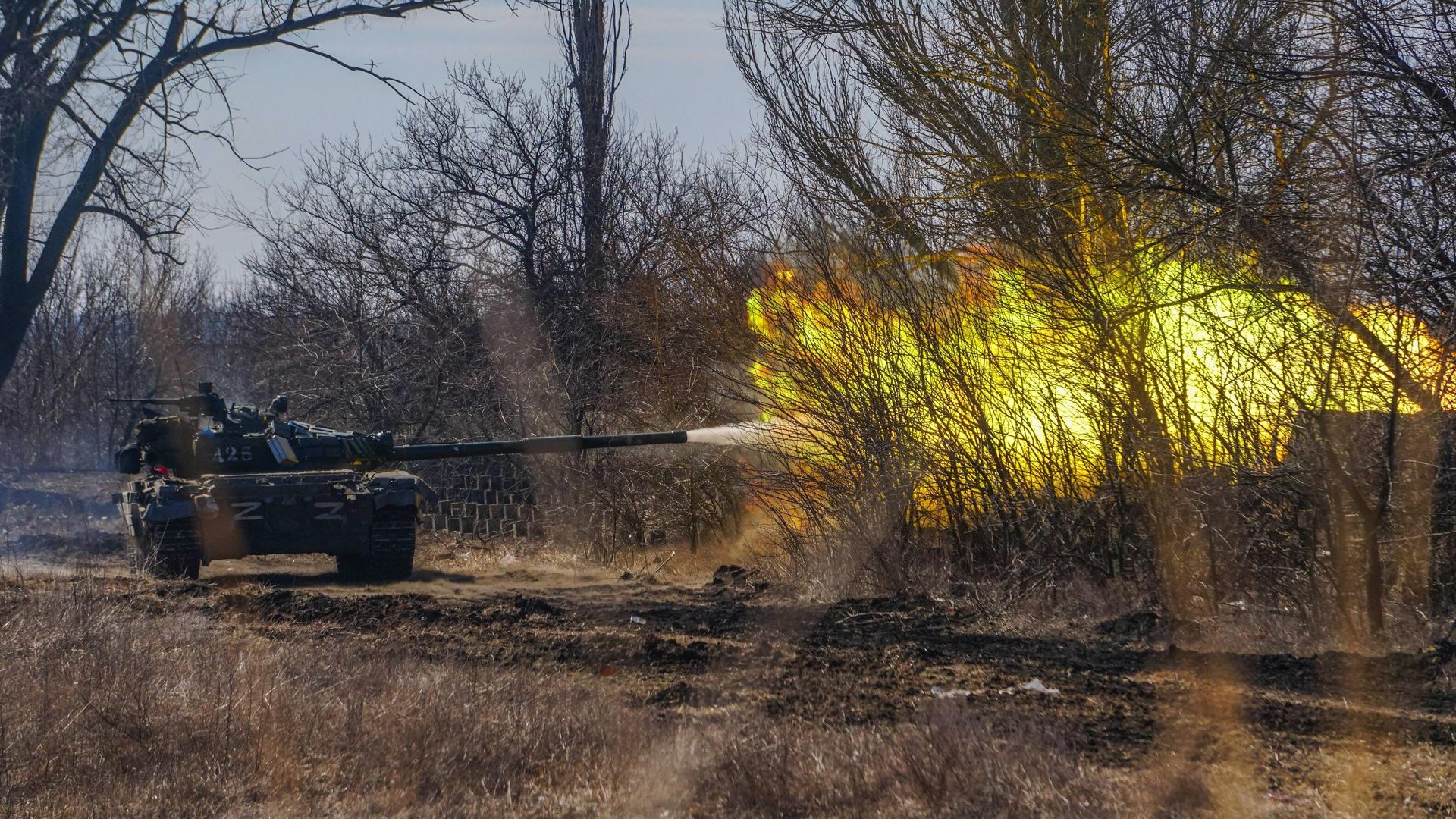 Военнослужащие Народной милиции ДНР ведут наступление в районе линии соприкосновения в Донецкой области Военнослужащие Народной милиции ДНР ведут наступление в районе линии соприкосновения в Донецкой области - РИА Новости, 1920, 27.04.2023
