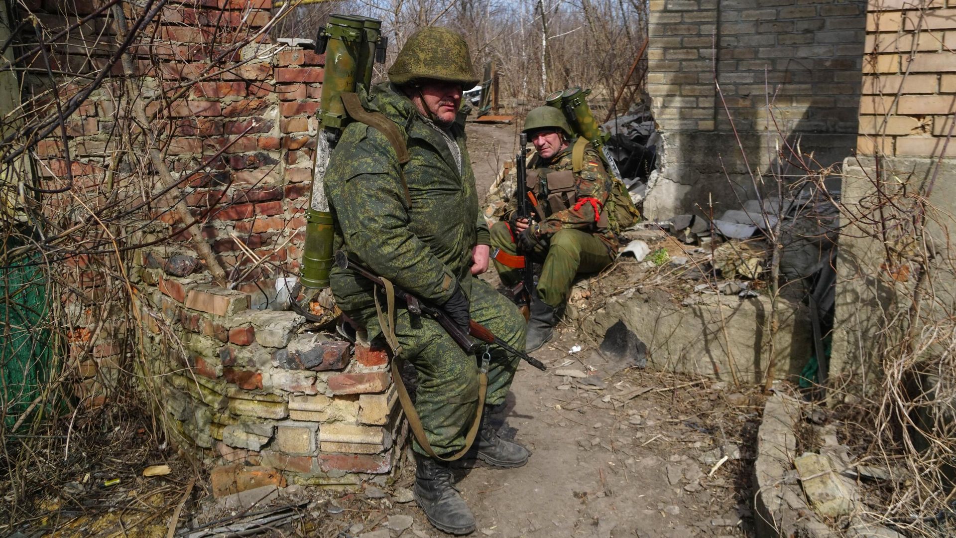 Военнослужащие Народной милиции ДНР в районе линии соприкосновения в поселке Марьинка Донецкой области Военнослужащие Народной милиции ДНР в районе линии соприкосновения в поселке Марьинка Донецкой области - РИА Новости, 1920, 24.03.2022