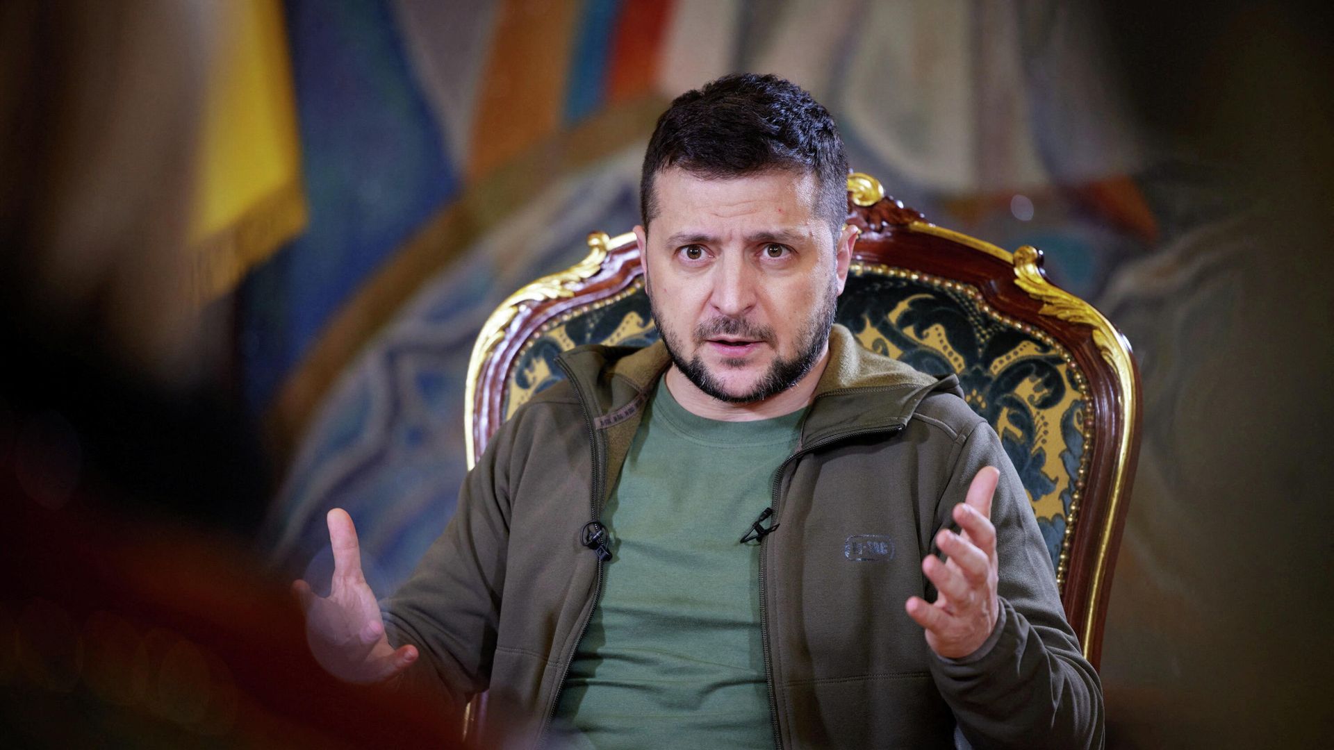 Президент Украины Владимир Зеленский во время интервью Президент Украины Владимир Зеленский во время интервью - РИА Новости, 1920, 24.03.2022