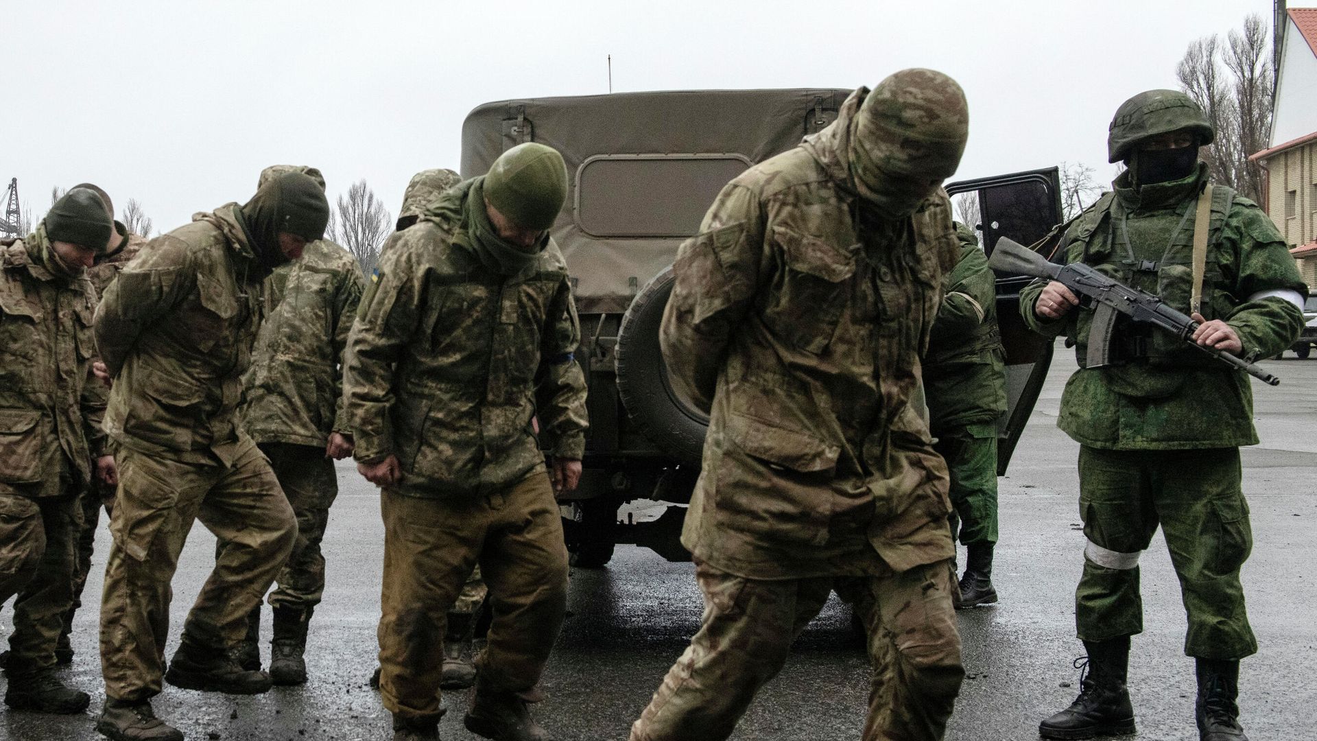 Сдавшиеся в плен военнослужащие украинской армии Сдавшиеся в плен военнослужащие украинской армии - РИА Новости, 1920, 03.05.2022