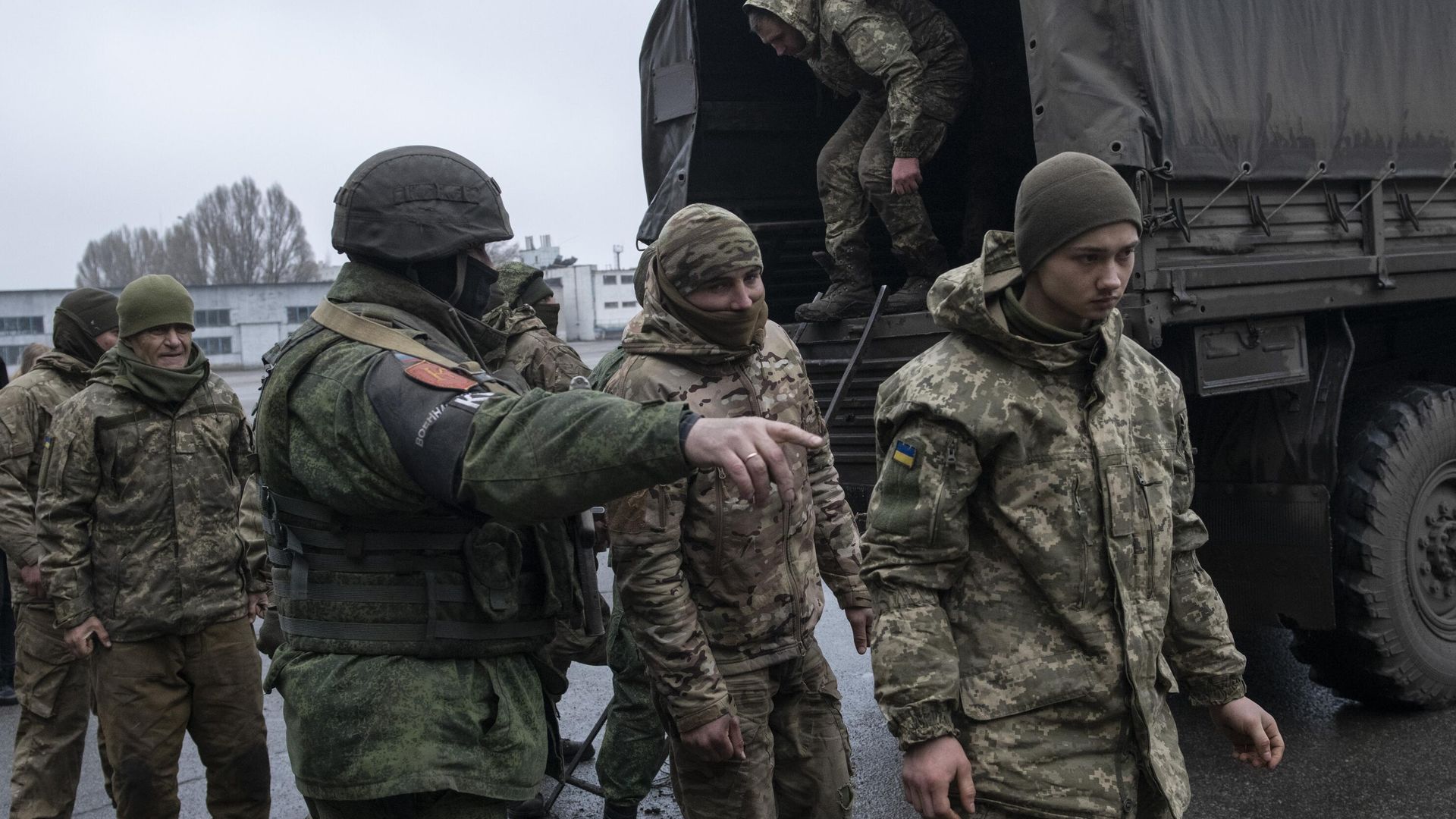 Сдавшиеся в плен военнослужащие украинской армии Сдавшиеся в плен военнослужащие украинской армии - РИА Новости, 1920, 04.12.2022