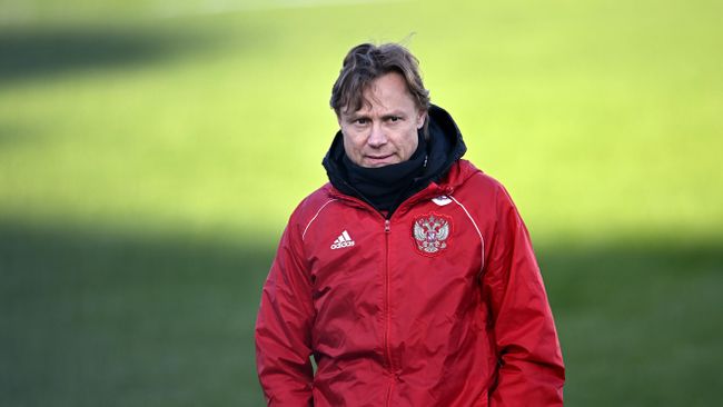 Валерий Карпин