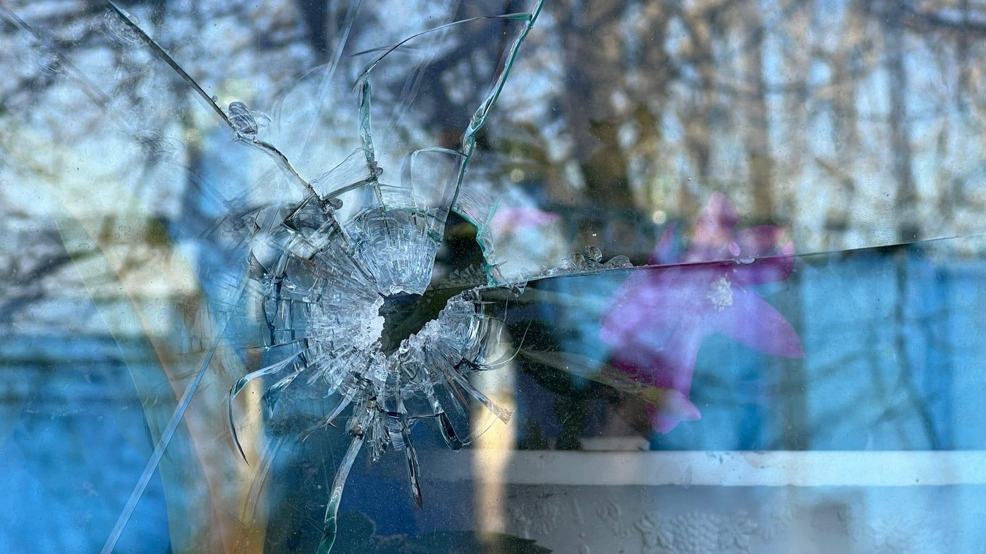 Последствия взрыва снаряда в селе Журавлевка Белгородской области Последствия взрыва снаряда в селе Журавлевка Белгородской области - РИА Новости, 1920, 18.04.2022