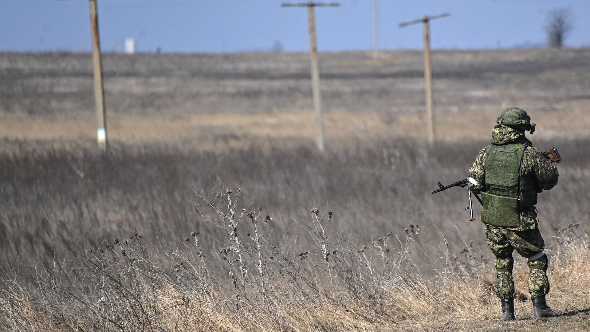 Военнослужащий ВС РФ в Херсонской области Военнослужащий ВС РФ в Херсонской области - РИА Новости, 1920, 12.05.2022