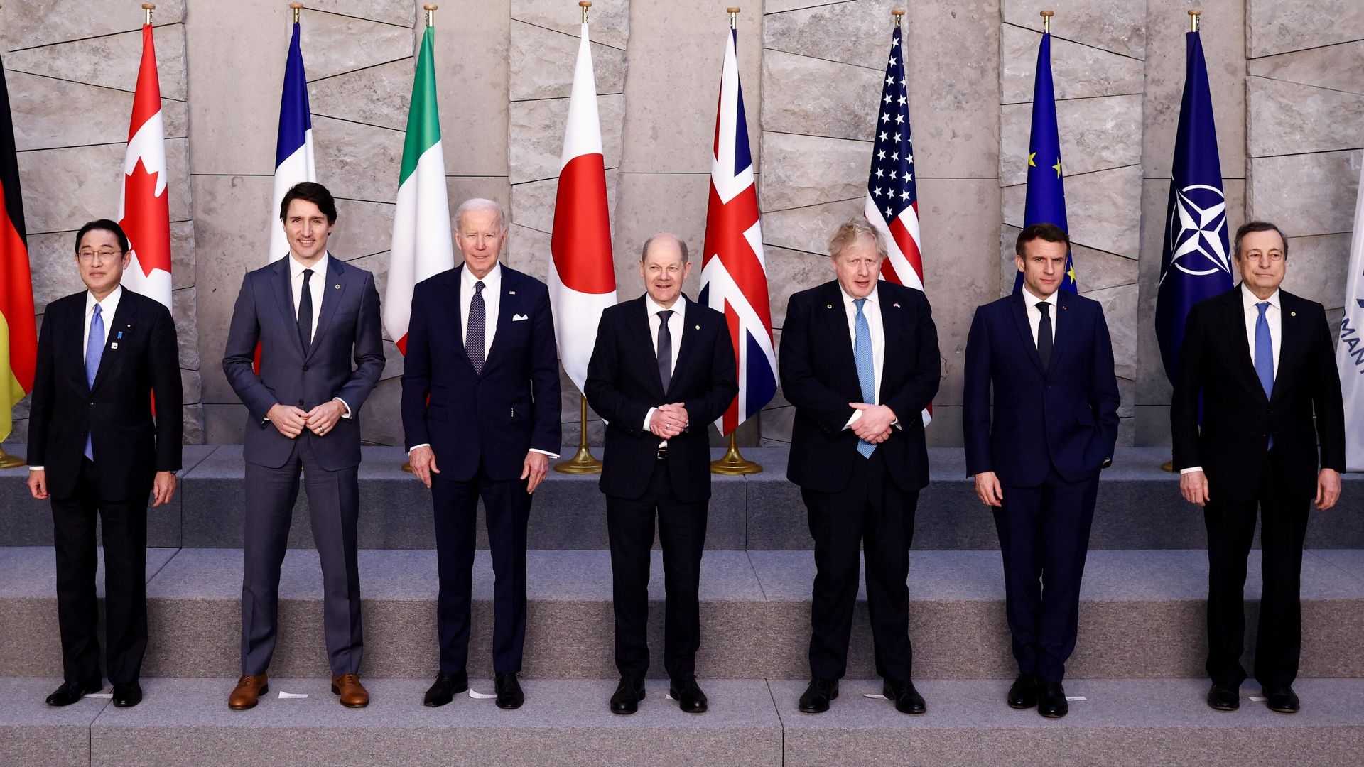 Лидеры G7 во время совместного фотографирования на саммите НАТО в Брюсселе. 24 марта 2022 Лидеры G7 во время совместного фотографирования на саммите НАТО в Брюсселе. 24 марта 2022 - РИА Новости, 1920, 24.03.2022