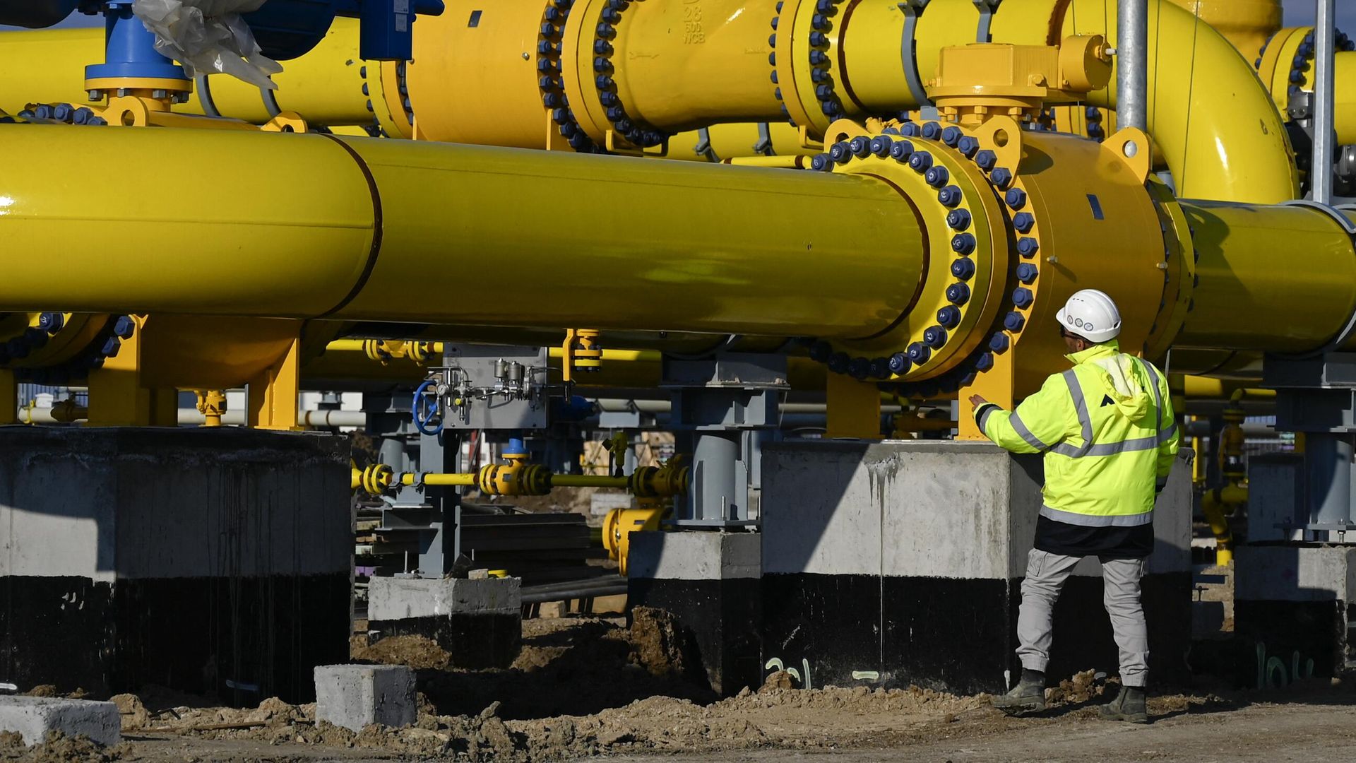 Сотрудник на газоизмерительной станции в Болгарии Сотрудник на газоизмерительной станции в Болгарии - РИА Новости, 1920, 29.03.2022