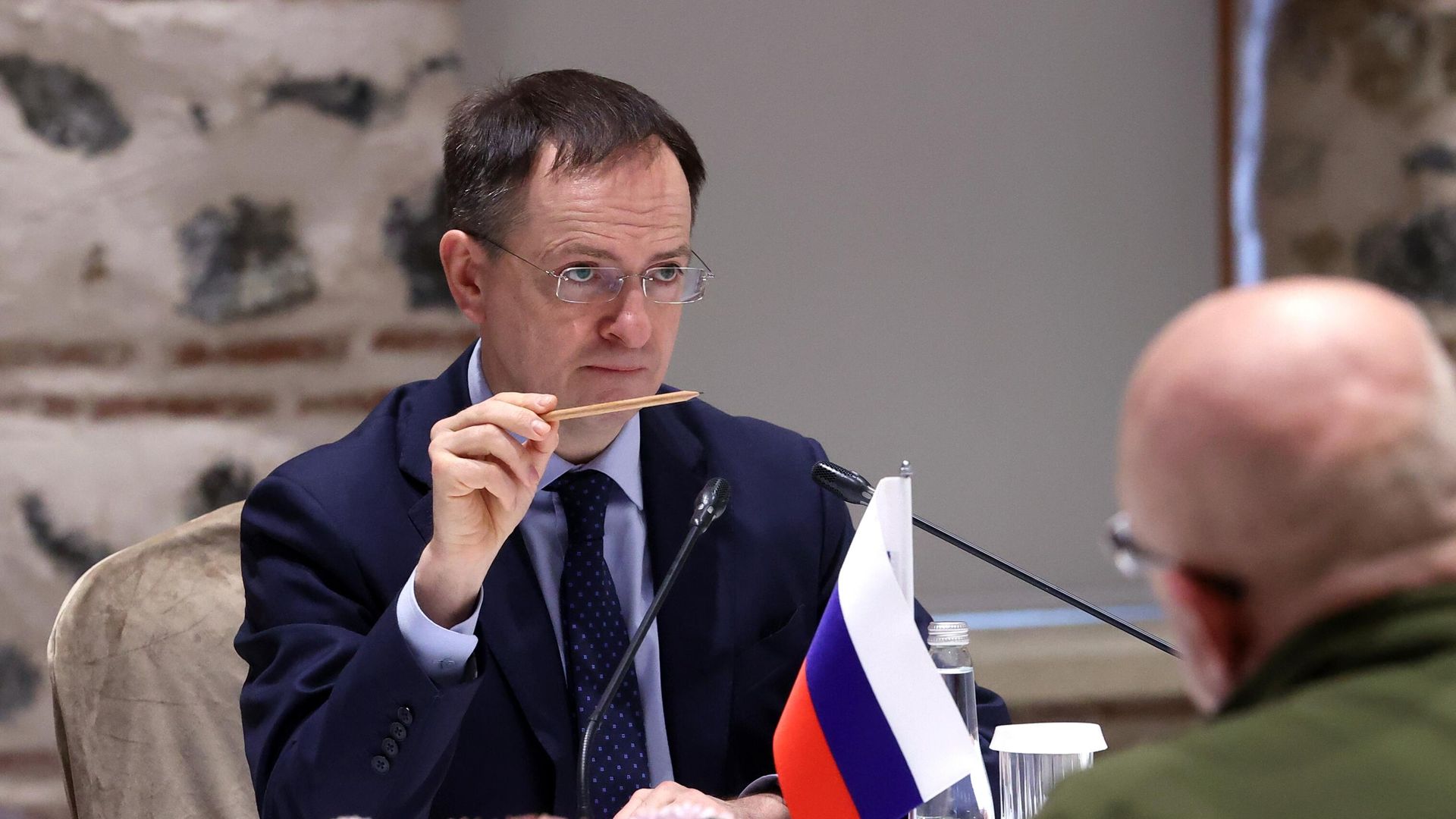 Помощник президента России Владимир Мединский во время российско-украинских переговоров Помощник президента России Владимир Мединский во время российско-украинских переговоров - РИА Новости, 1920, 17.02.2026