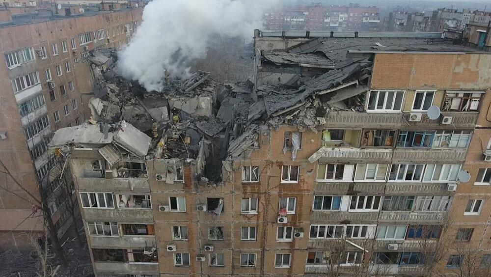 Последствия обстрела со стороны ВСУ жилого дома по улице Пинтера в Донецке Последствия обстрела со стороны ВСУ жилого дома по улице Пинтера в Донецке - РИА Новости, 1920, 30.03.2022