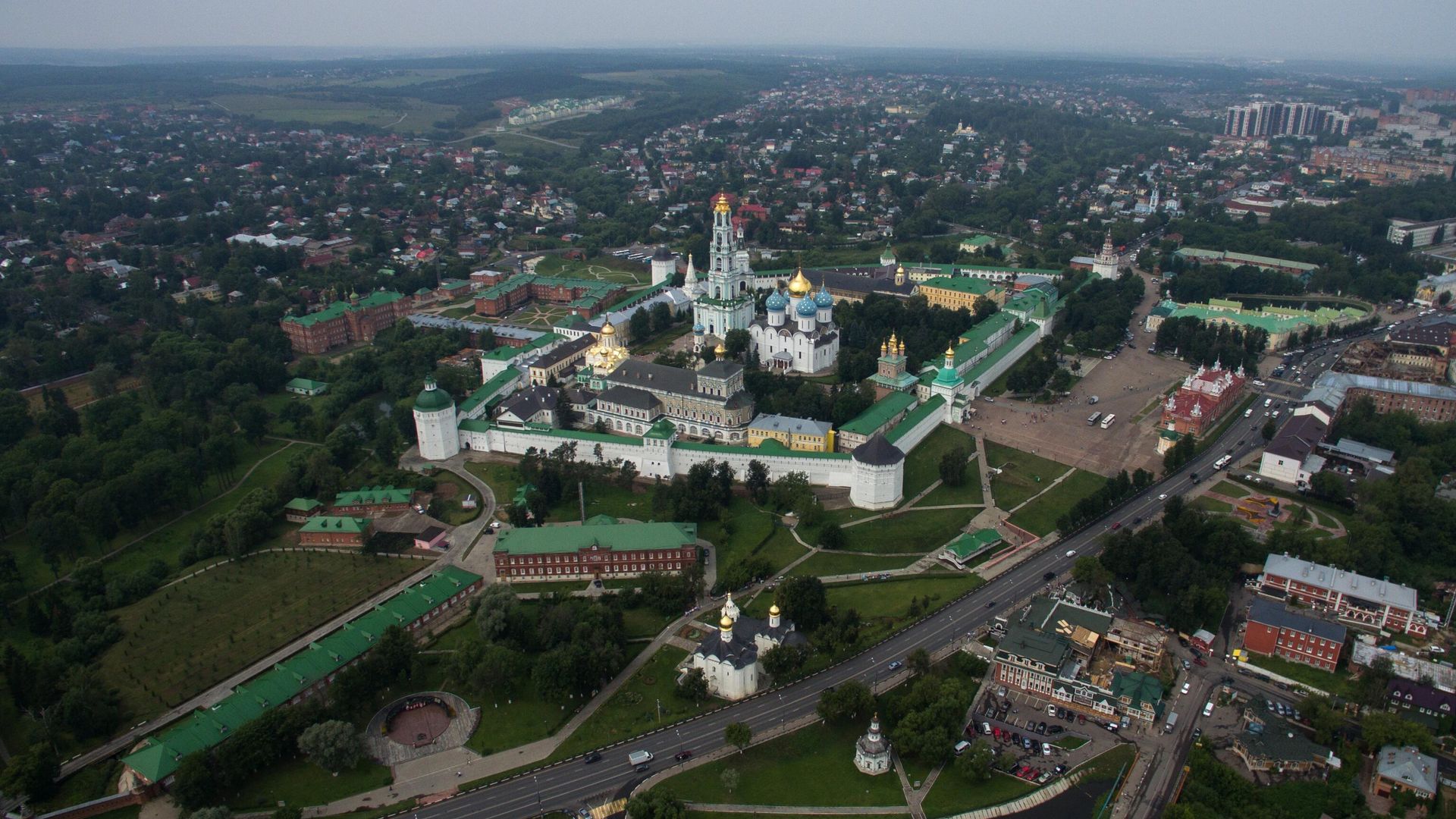 Троице-Сергиева лавра в городе Сергиевом Посаде Московской области Троице-Сергиева лавра в городе Сергиевом Посаде Московской области - РИА Новости, 1920, 21.05.2025