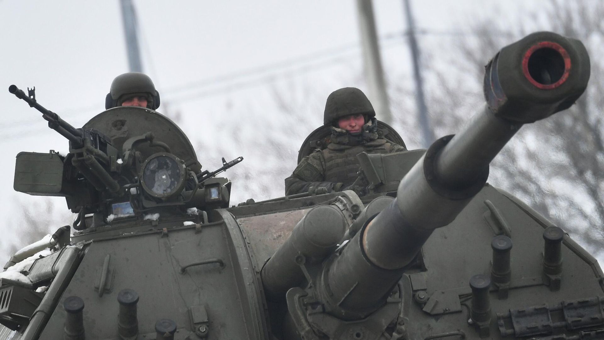Колонна военной техники РФ на шоссе Колонна военной техники РФ на шоссе - РИА Новости, 1920, 30.04.2022