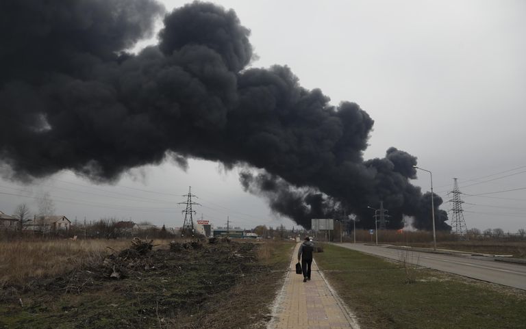 Столб дыма от пожара в Белгороде Столб дыма от пожара в Белгороде