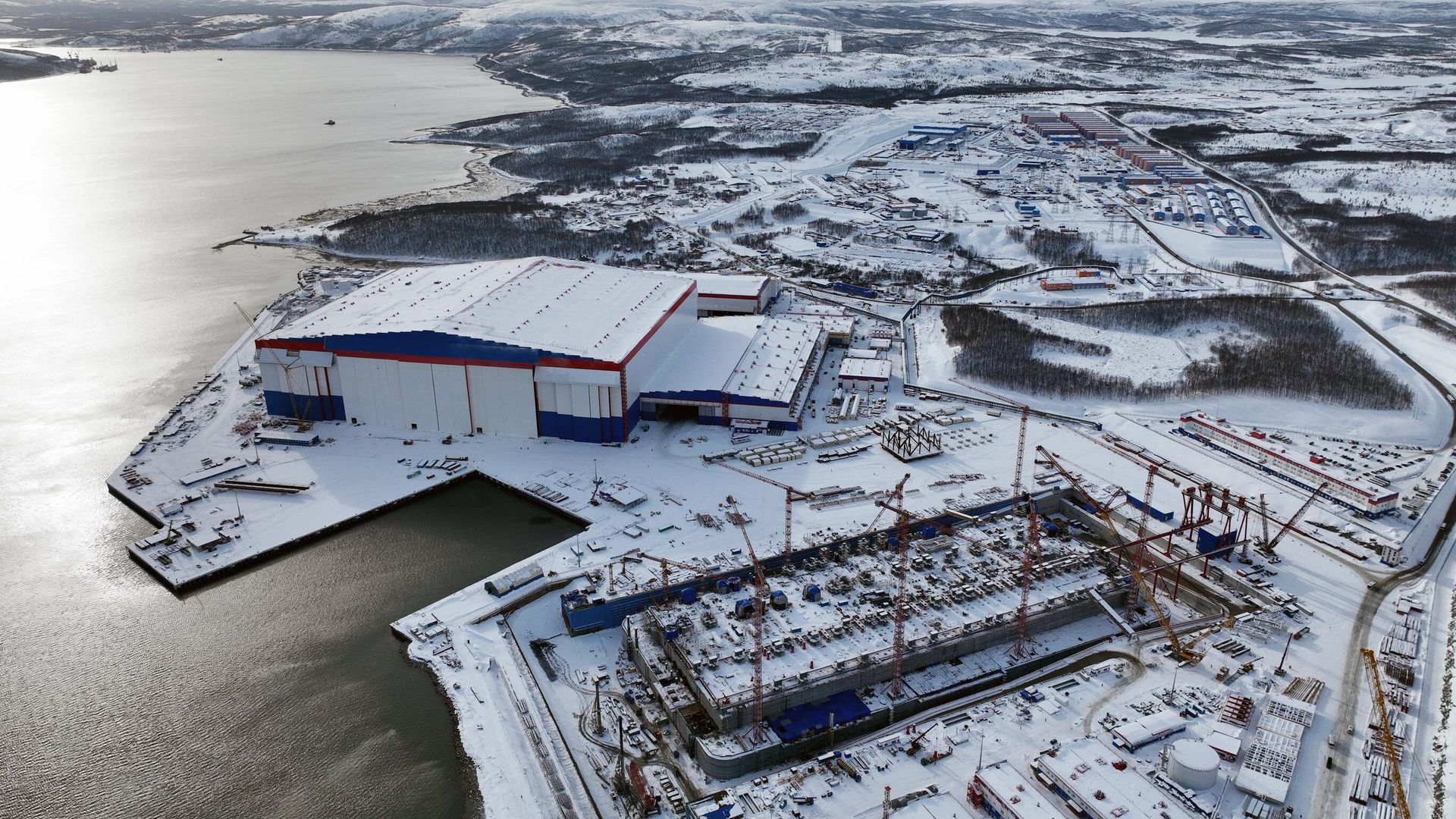 Строительство плавучего завода для сжиженного газа в Мурманской области - РИА Новости, 1920, 03.03.2023